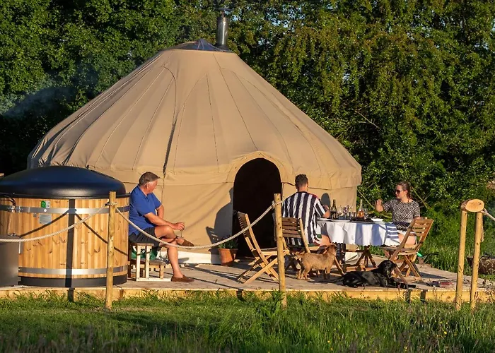 Yurtshire Fountains - Wensley Yurt Lodge Ripon